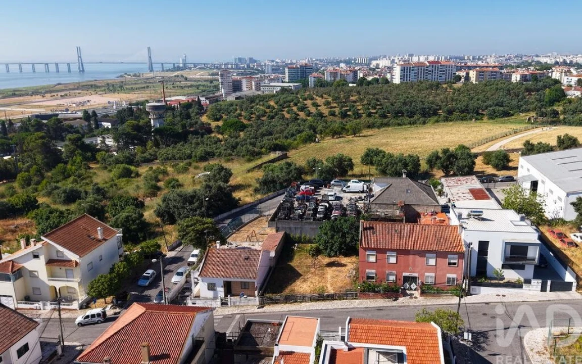 Moradia T5 para Venda em Santa Iria de Azoia, São João da Talha e Bobadela Foto 28