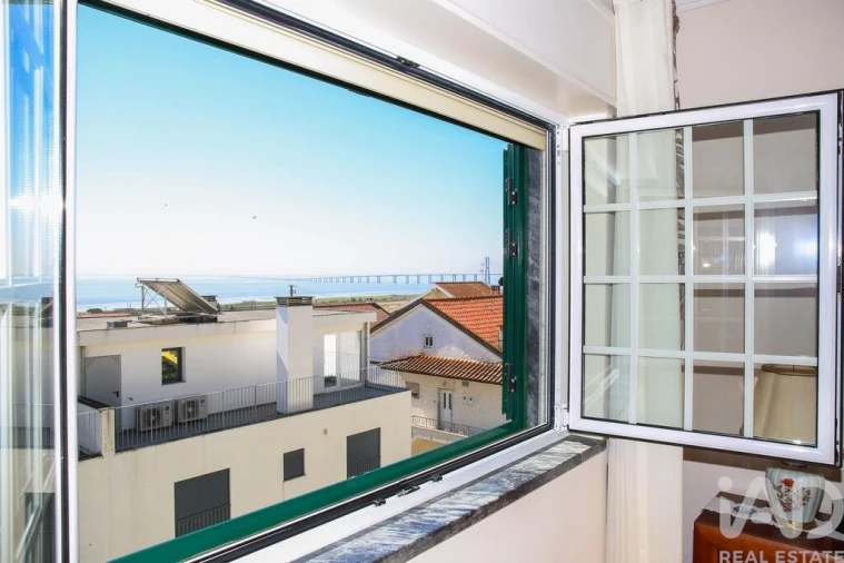 Moradia T5 para Venda em Santa Iria de Azoia, São João da Talha e Bobadela Foto 3