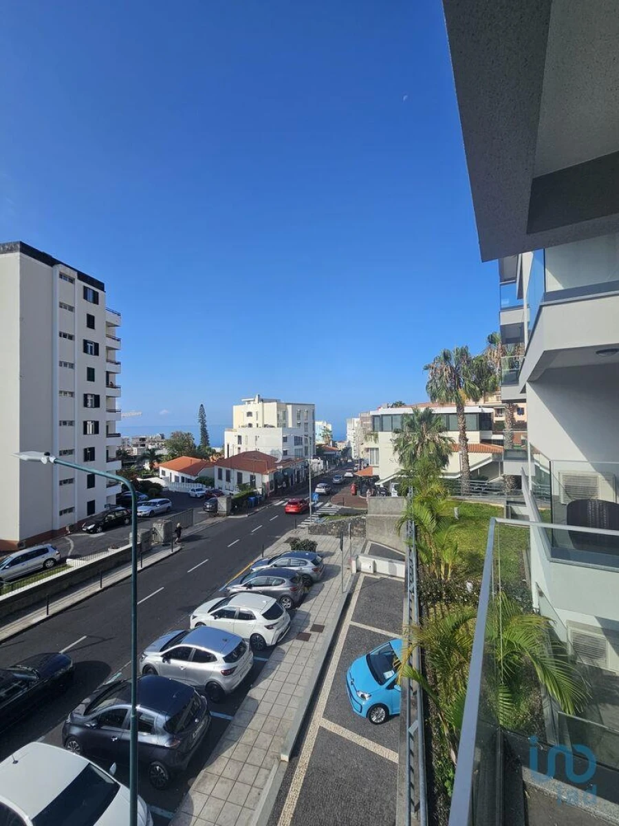 Apartamento T3 para Arrendamento em São Martinho Foto 5