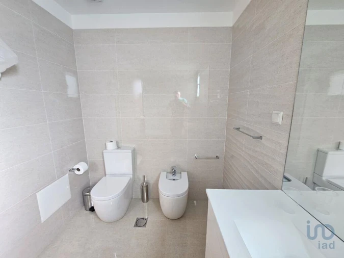 Apartamento T3 para Arrendamento em São Martinho Foto 13