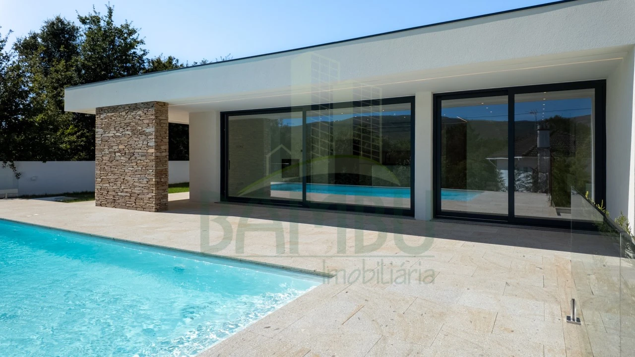 Moradia T3 para Venda em Sopo Foto 7