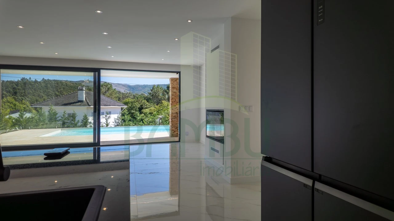 Moradia T3 para Venda em Sopo Foto 22