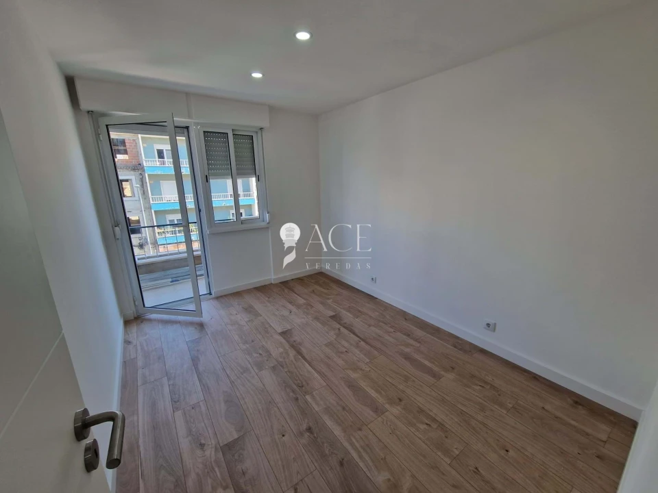 Apartamento T2 para Venda em Falagueira-Venda Nova Foto 4