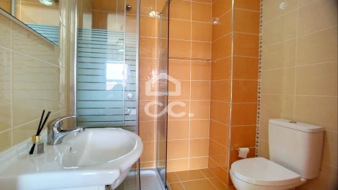 Apartamento T4 para Arrendamento em Santa Maria Maior
