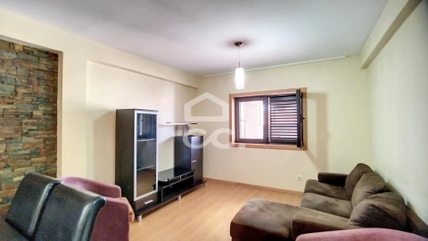 Apartamento T4 para Arrendamento em Santa Maria Maior