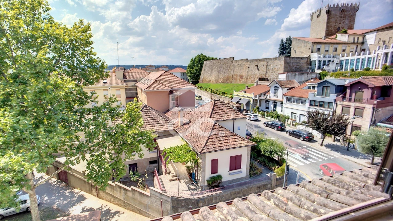 Apartamento T4 para Arrendamento em Santa Maria Maior Foto 23