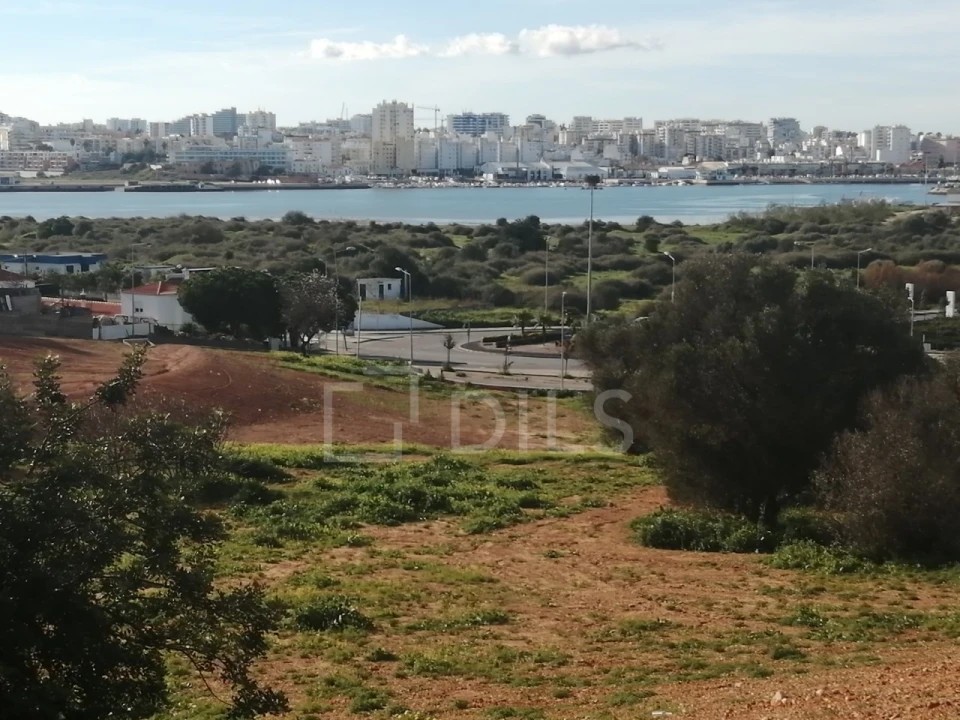 Terreno para Venda em Estômbar e Parchal Foto 1