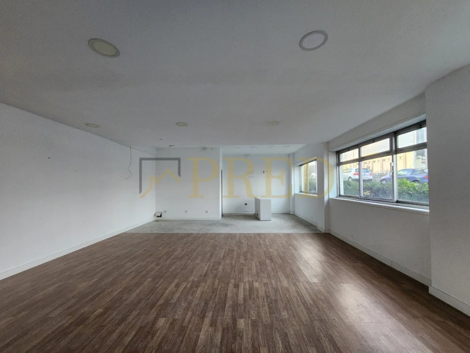 Escritório para Arrendamento em Mafamude e Vilar do Paraíso Foto 1