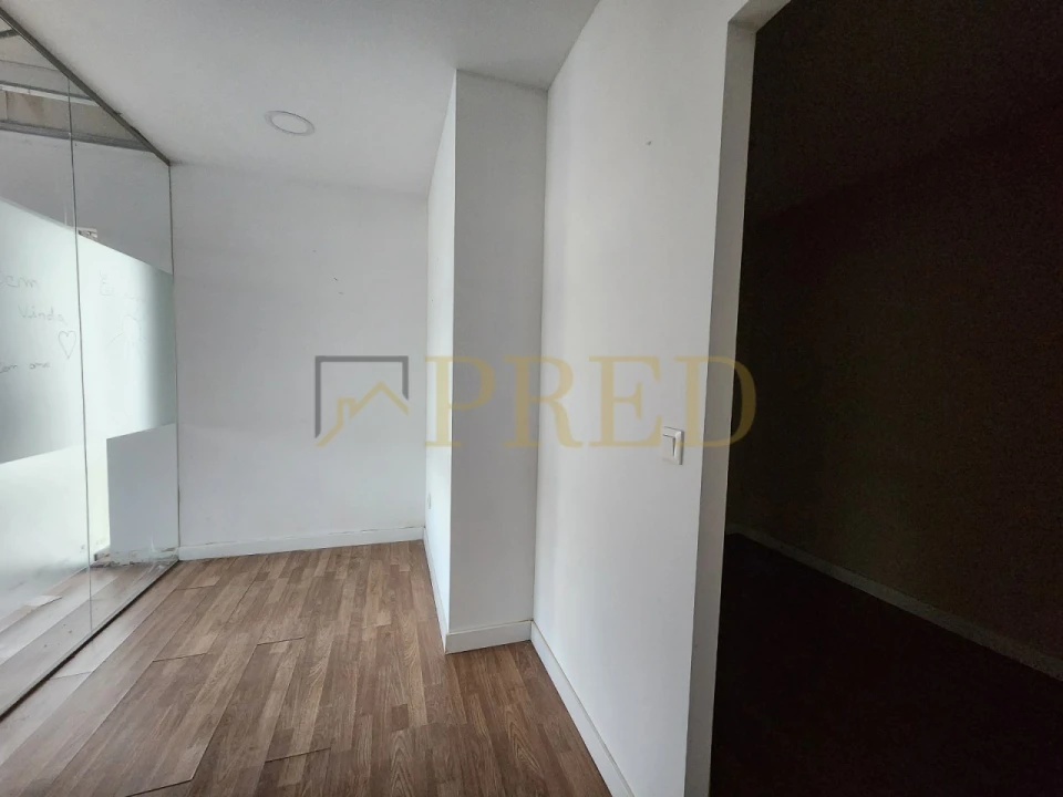 Escritório para Arrendamento em Mafamude e Vilar do Paraíso Foto 3