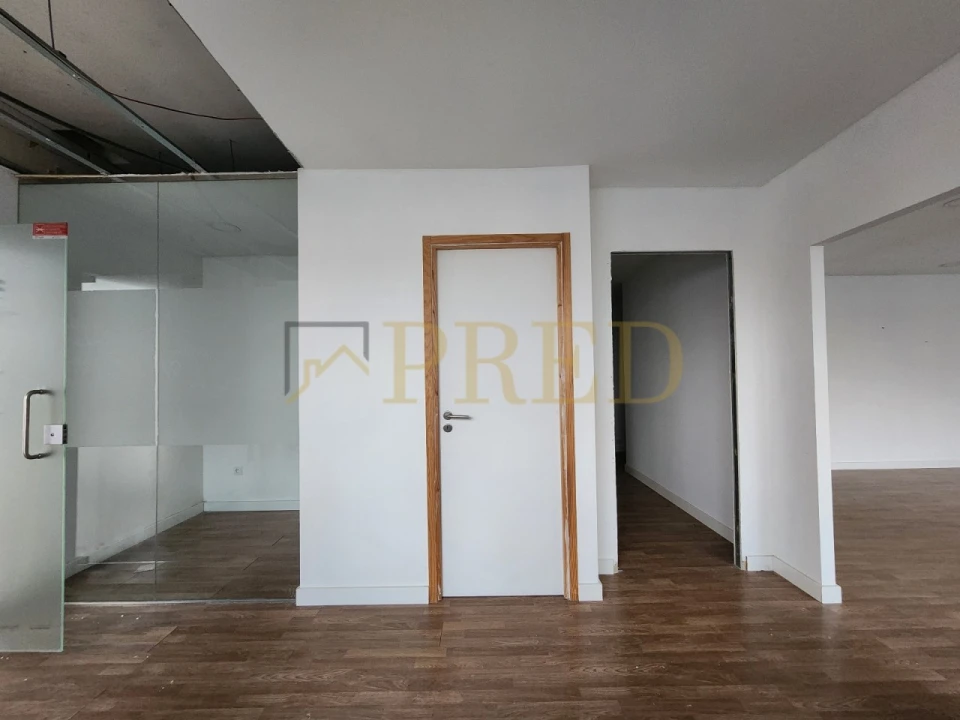 Escritório para Arrendamento em Mafamude e Vilar do Paraíso Foto 4