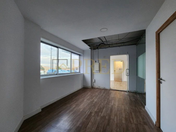 Escritório para Arrendamento em Mafamude e Vilar do Paraíso Foto 2