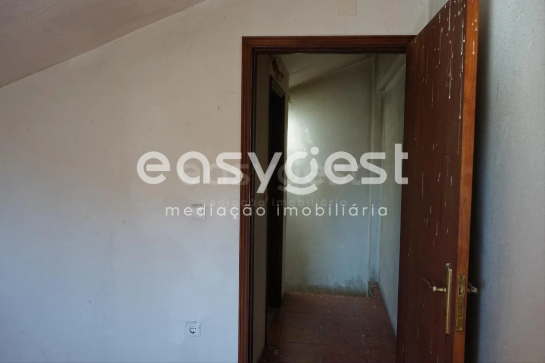 Moradia T2 para Venda em Escalhão Foto 13