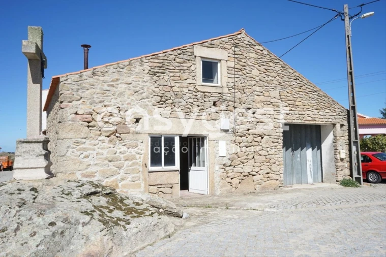 Moradia T2 para Venda em Escalhão Foto 1