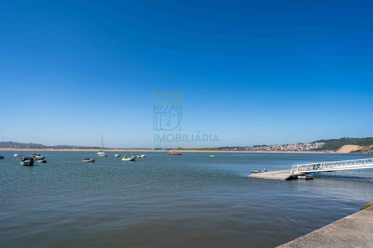 Apartamento T4 para Venda em São Martinho do Porto Foto 24