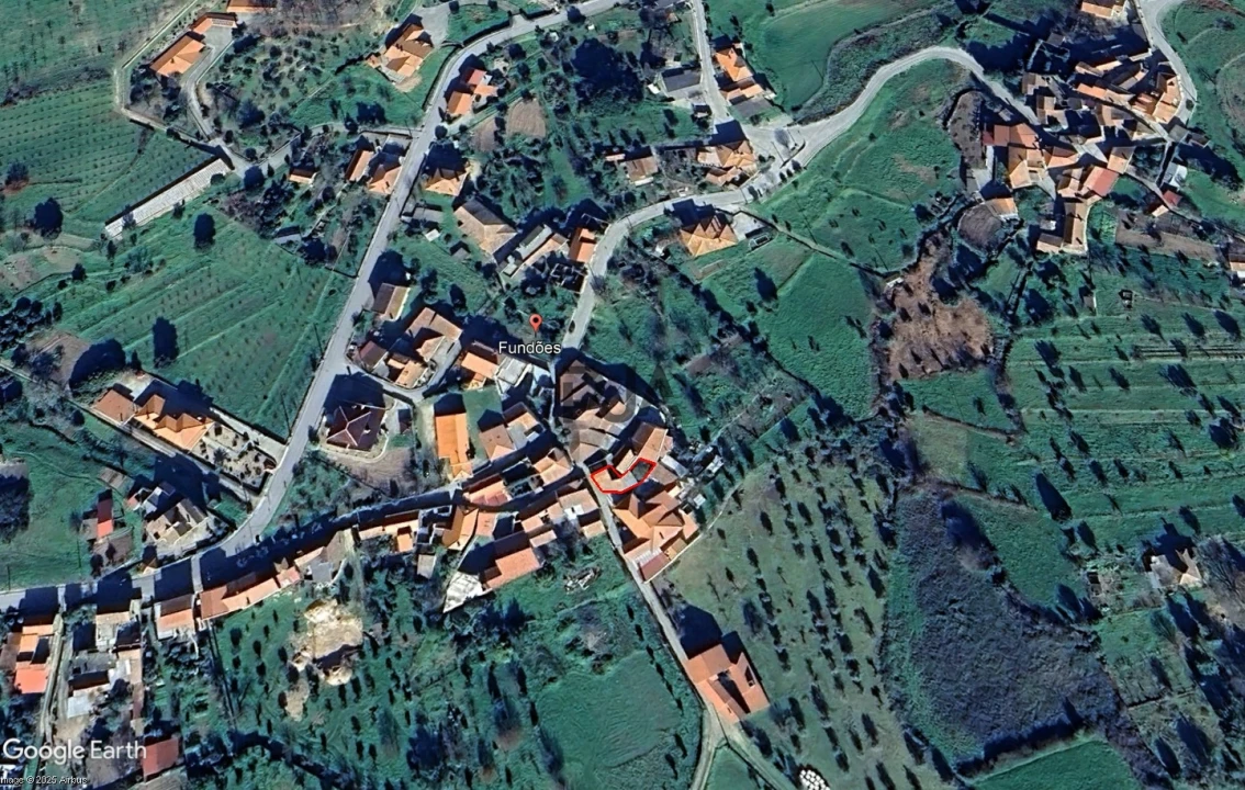 Moradia T0 para Venda em Santiago de Cassurrães e Póvoa de Cervães Foto 7