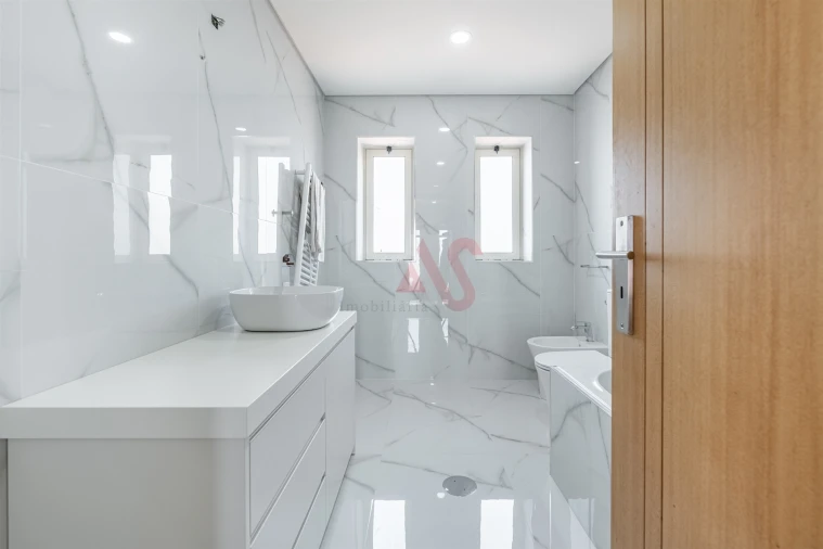 Moradia T3 para Venda em Idães Foto 25