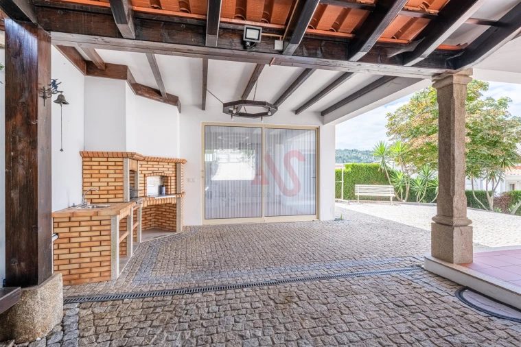 Moradia T3 para Venda em Idães Foto 11