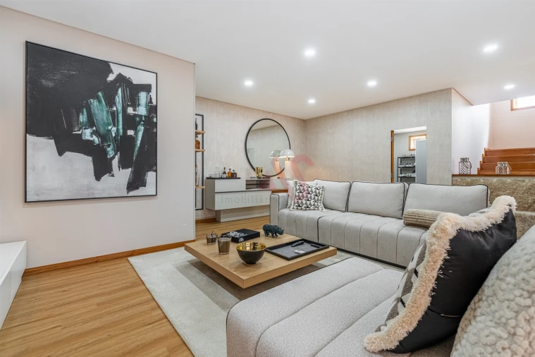 Moradia T3 para Venda em Idães Foto 16