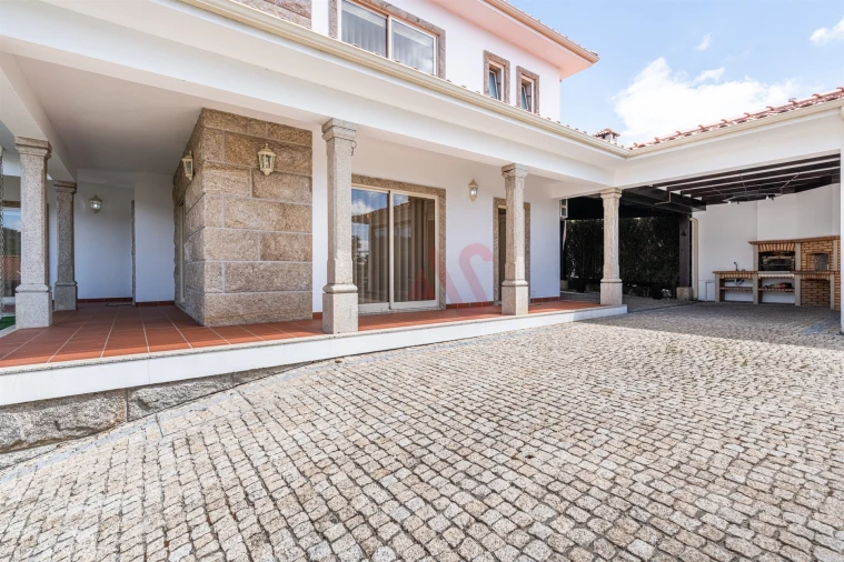 Moradia T3 para Venda em Idães Foto 7