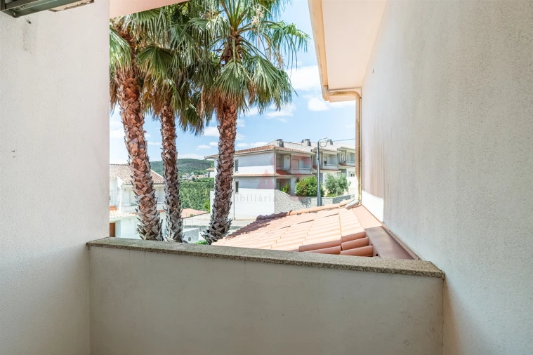 Moradia T3 para Venda em Idães Foto 33