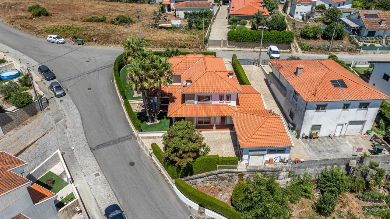 Moradia T3 para Venda em Idães Foto 3