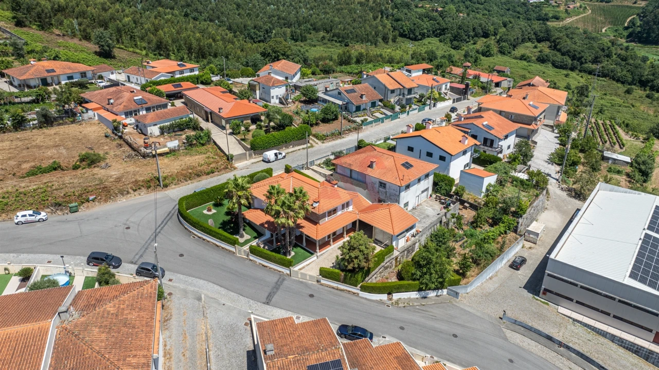 Moradia T3 para Venda em Idães Foto 37