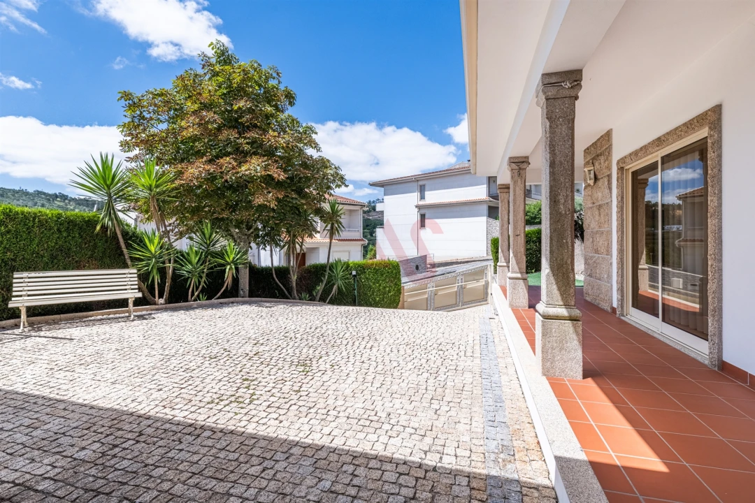 Moradia T3 para Venda em Idães Foto 9