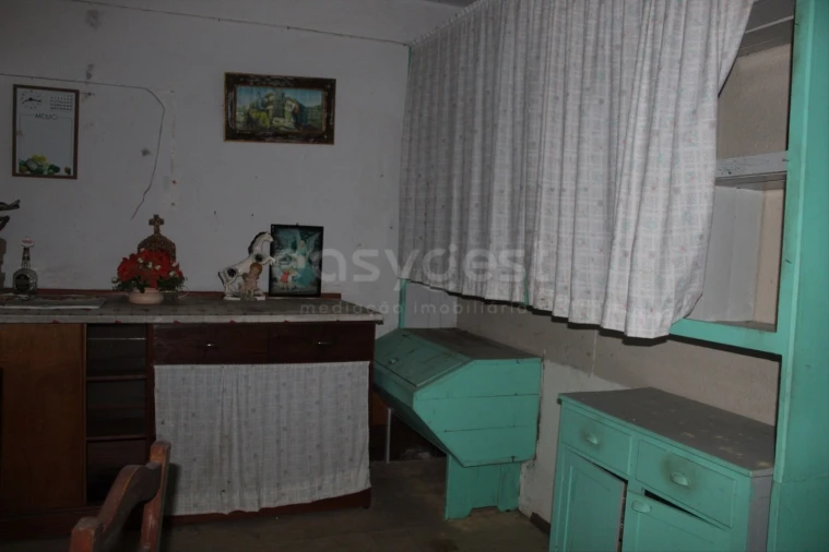 Moradia T5 para Venda em Beco Foto 12