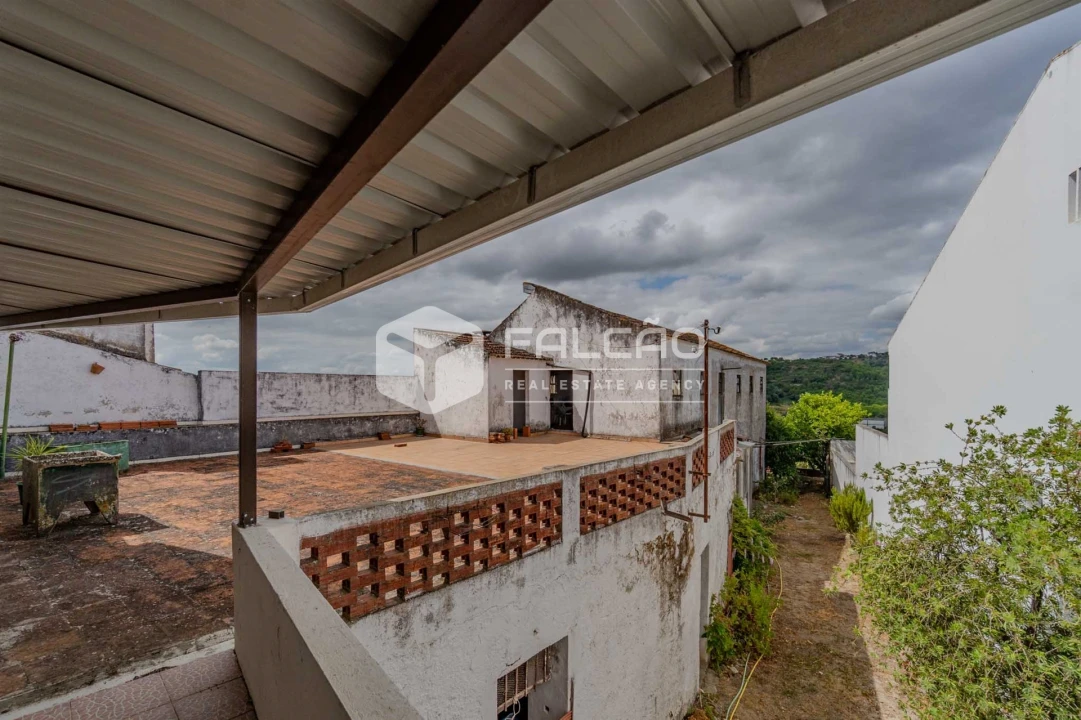 Moradia T9 para Venda em Pernes Foto 1