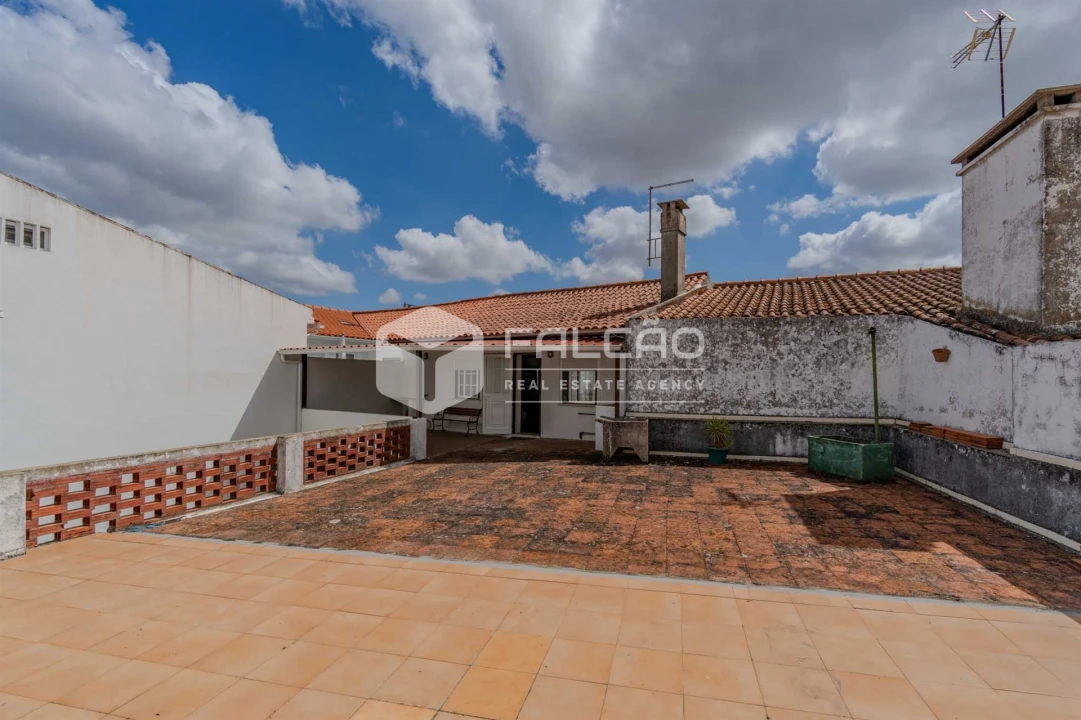 Moradia T9 para Venda em Pernes Foto 2