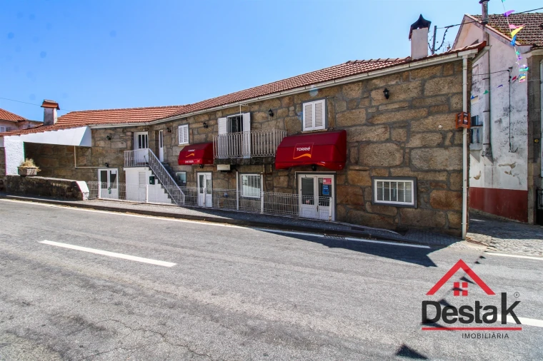 Moradia T3 para Venda em São João da Serra Foto 1