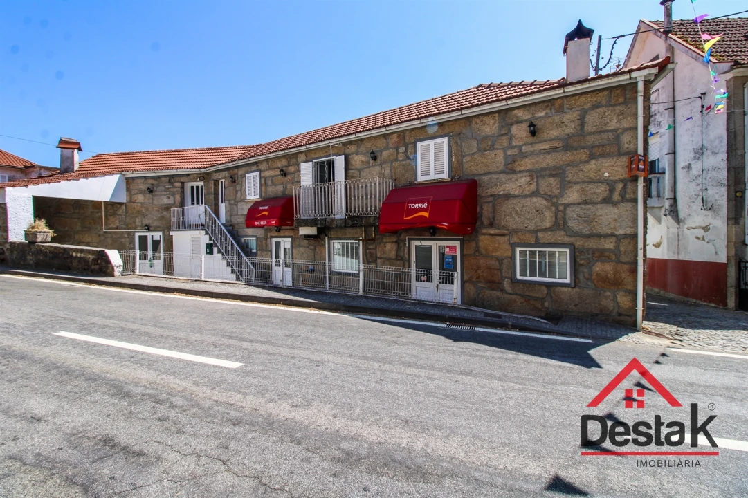Moradia T3 para Venda em São João da Serra Foto 1