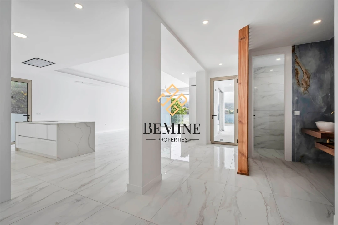 Moradia T3 para Venda em Fajã da Ovelha Foto 7