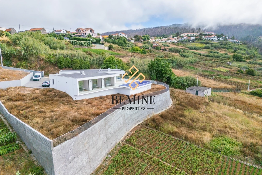 Moradia T3 para Venda em Fajã da Ovelha Foto 48