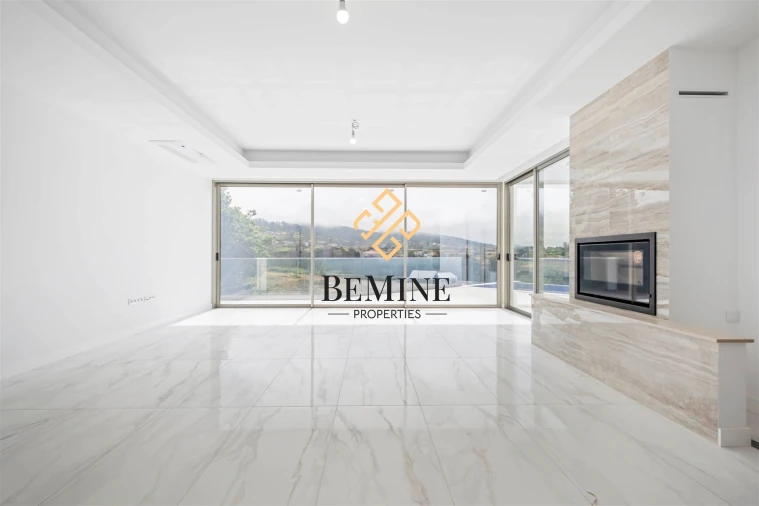 Moradia T3 para Venda em Fajã da Ovelha Foto 15