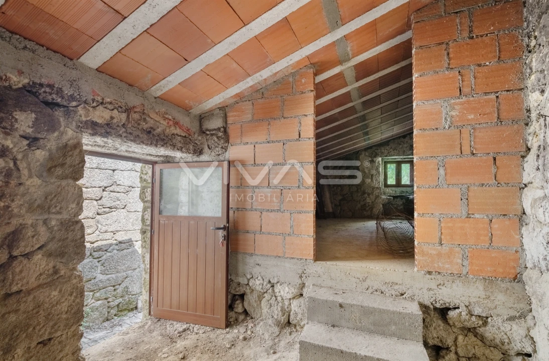 Moradia T0 para Venda em Cibões e Brufe Foto 10