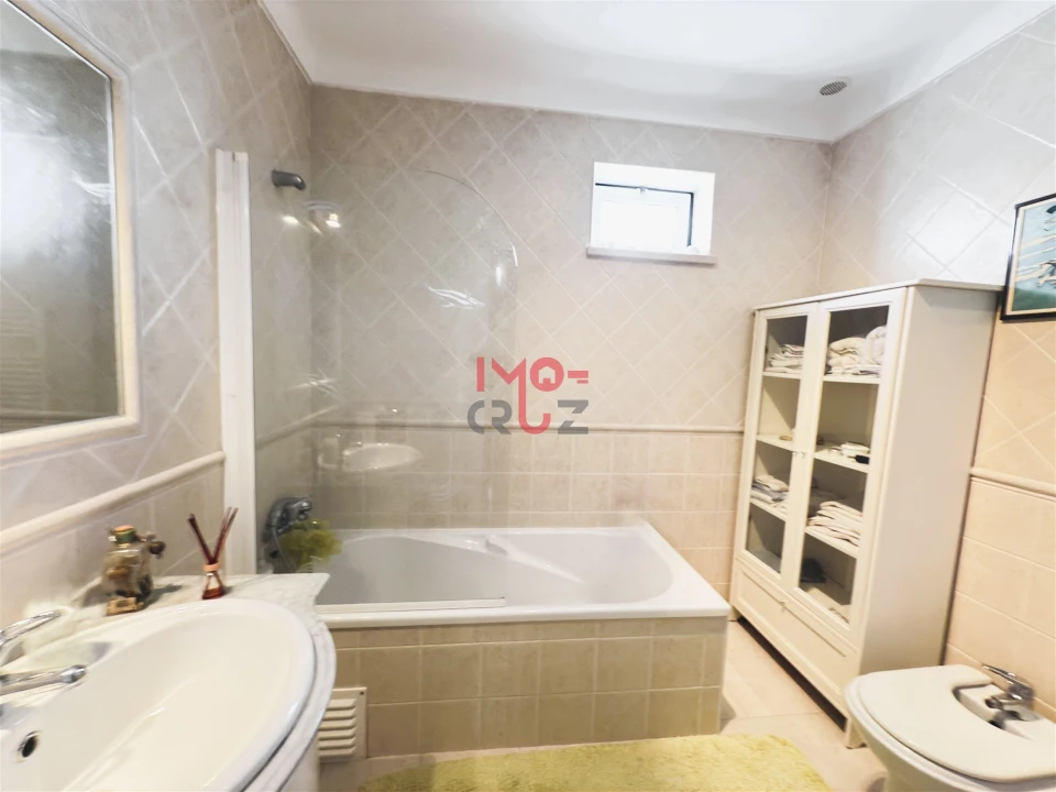 Moradia T5 para Venda em Gaeiras Foto 21