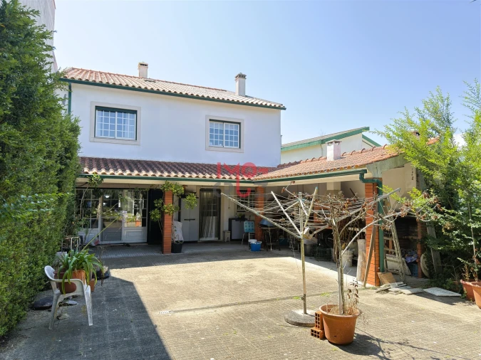 Moradia T5 para Venda em Gaeiras Foto 14