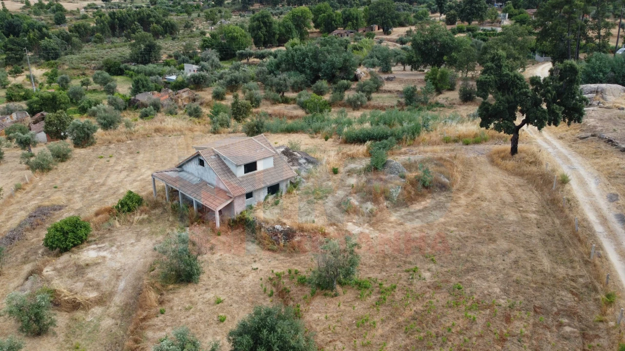 Terreno para Venda em Pero Viseu Foto 2
