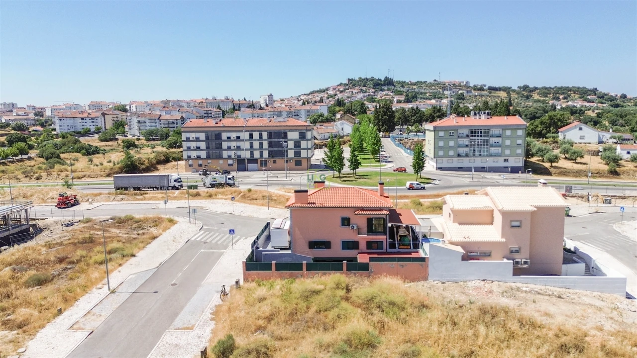 Moradia T4 para Venda em Castelo Branco Foto 80