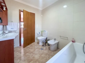 Moradia T4 para Venda em Castelo Branco