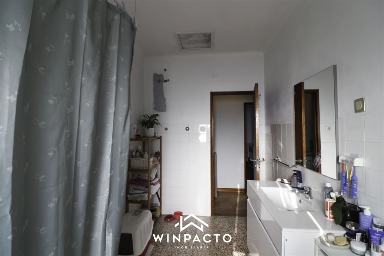 Moradia T4 para Venda em Senhorim Foto 16