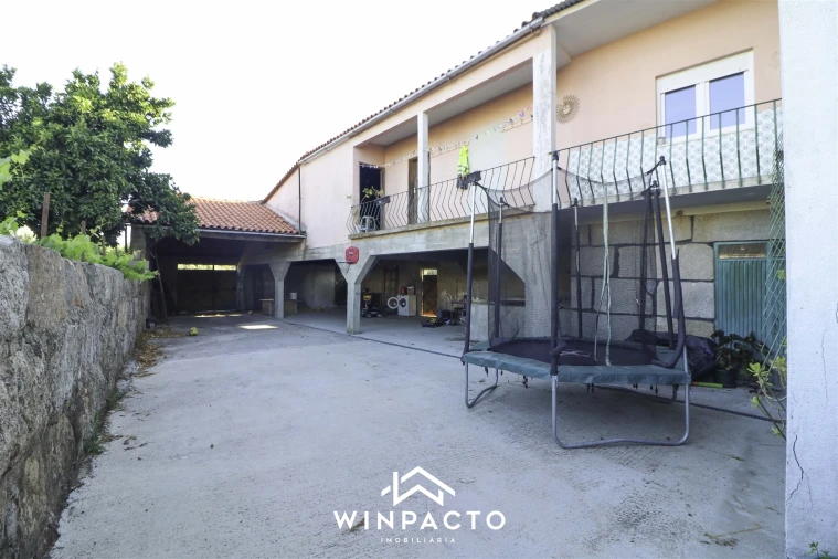 Moradia T4 para Venda em Senhorim Foto 3