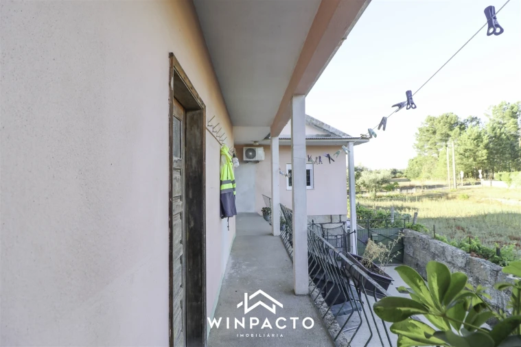 Moradia T4 para Venda em Senhorim Foto 40