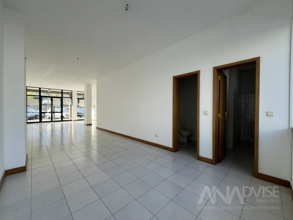 Loja para Arrendamento em Repeses e São Salvador Foto 14