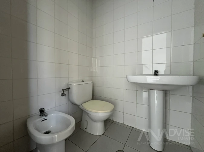 Loja para Arrendamento em Repeses e São Salvador Foto 8