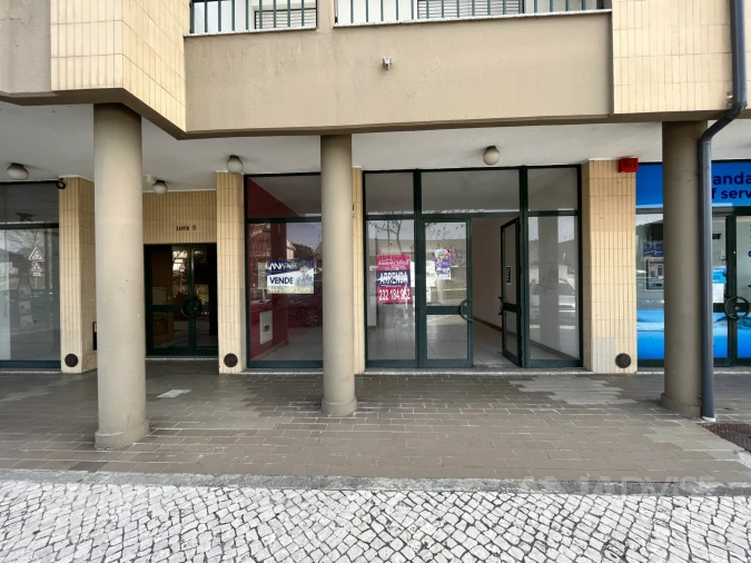 Loja para Arrendamento em Repeses e São Salvador Foto 3