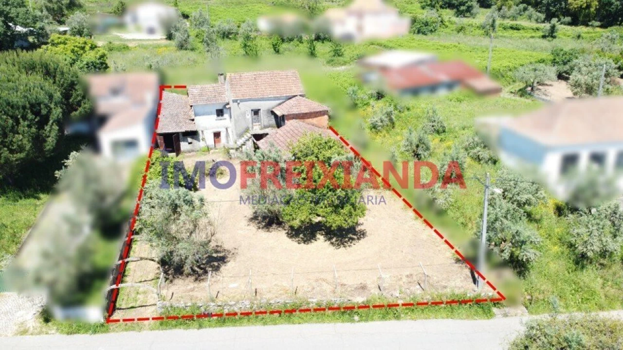 Moradia T2 para Venda em Alvaiázere Foto 1
