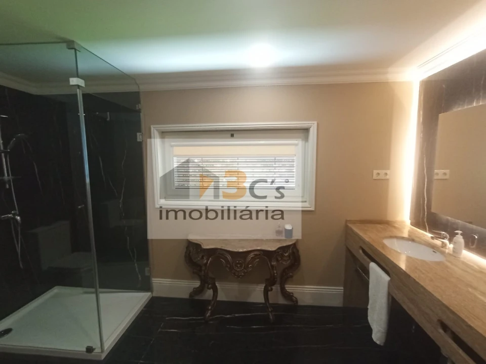 Apartamento T6 para Venda em Melres e Medas Foto 34