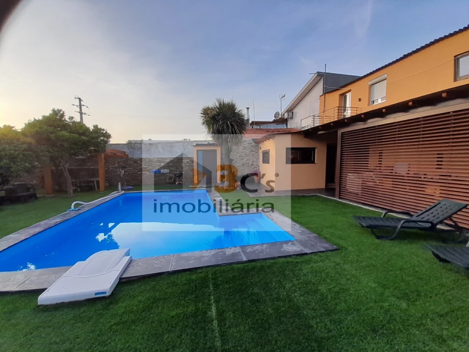 Apartamento T6 para Venda em Melres e Medas Foto 2